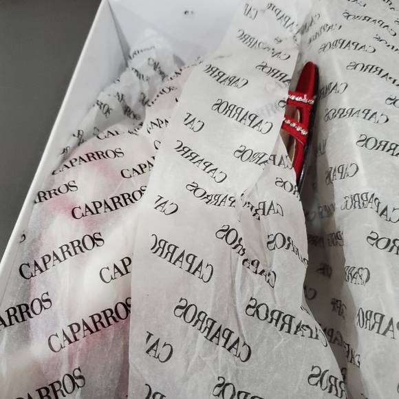 Caparros Red slingback Rhinestone details 6.5. - Picture 3 of 9